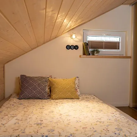 Ilona Apartment *